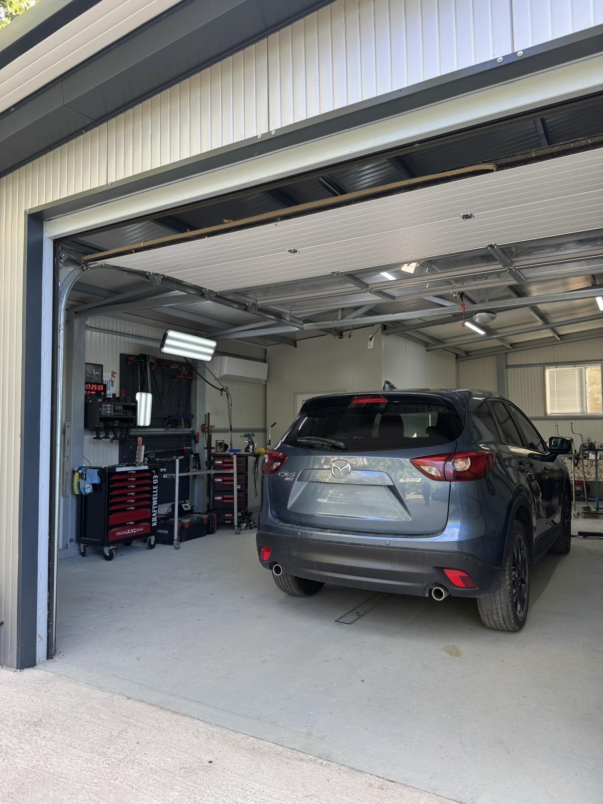 Mazda CX-5 в сервиза на PDR TROYAN под LED осветление