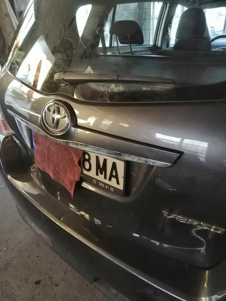 Заден капак на Toyota Verso след PDR изправяне